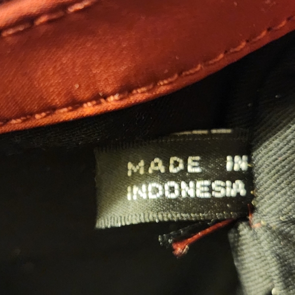 Beautiful City DKNY Bag - Picture 5 of 9